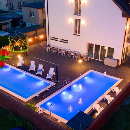 Pod Winogronem - Apartamenty Z Basenem I Wyzywieniem Pobierowo Exteriör bild