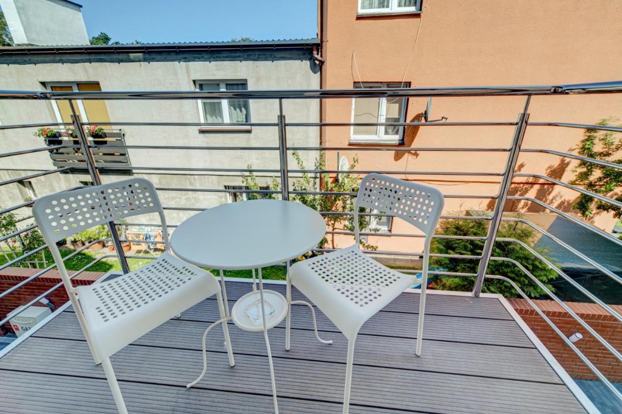 Pod Winogronem - Apartamenty Z Basenem I Wyzywieniem Pobierowo Exteriör bild