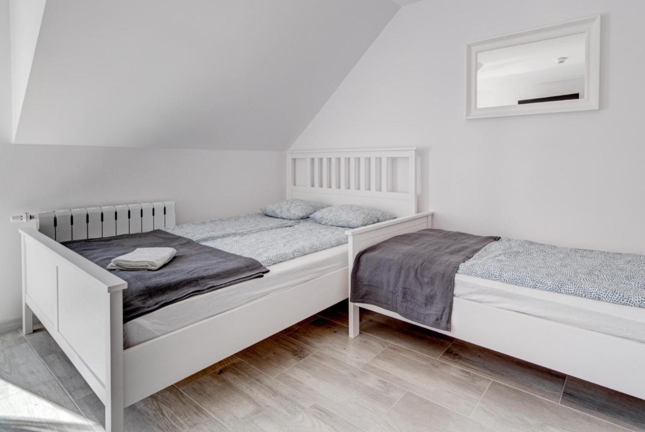 Pod Winogronem - Apartamenty Z Basenem I Wyzywieniem Pobierowo Exteriör bild