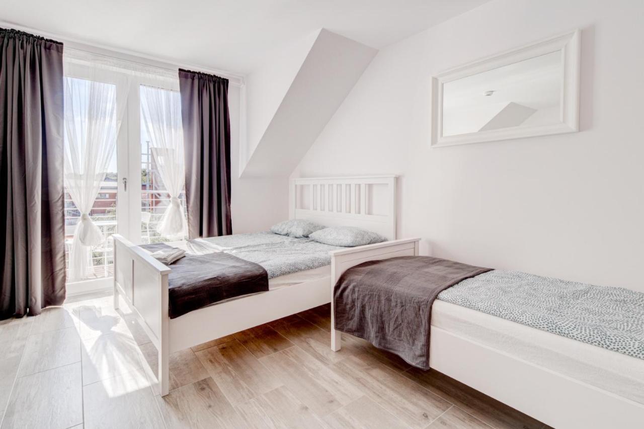 Pod Winogronem - Apartamenty Z Basenem I Wyzywieniem Pobierowo Exteriör bild