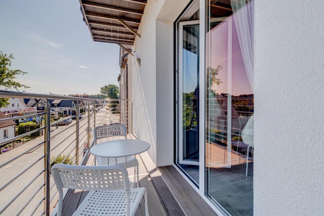 Pod Winogronem - Apartamenty Z Basenem I Wyzywieniem Pobierowo Exteriör bild