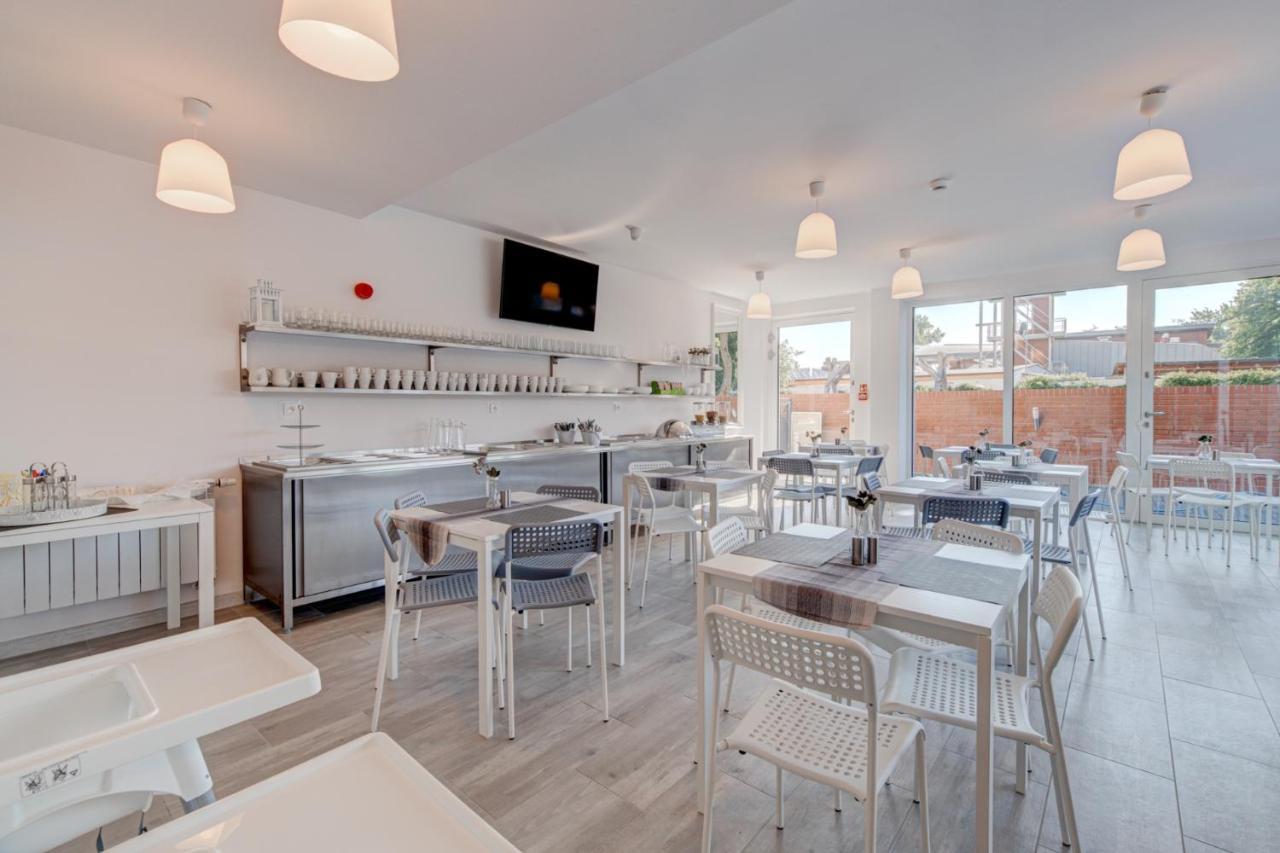 Pod Winogronem - Apartamenty Z Basenem I Wyzywieniem Pobierowo Exteriör bild