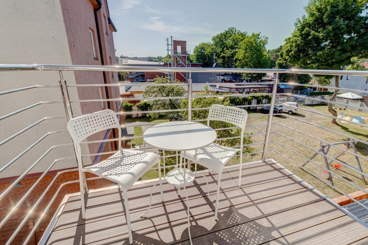 Pod Winogronem - Apartamenty Z Basenem I Wyzywieniem Pobierowo Exteriör bild