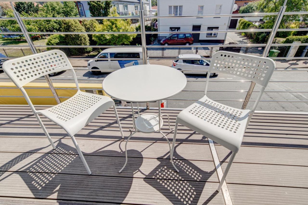 Pod Winogronem - Apartamenty Z Basenem I Wyzywieniem Pobierowo Exteriör bild