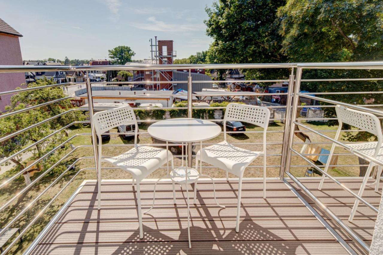 Pod Winogronem - Apartamenty Z Basenem I Wyzywieniem Pobierowo Exteriör bild