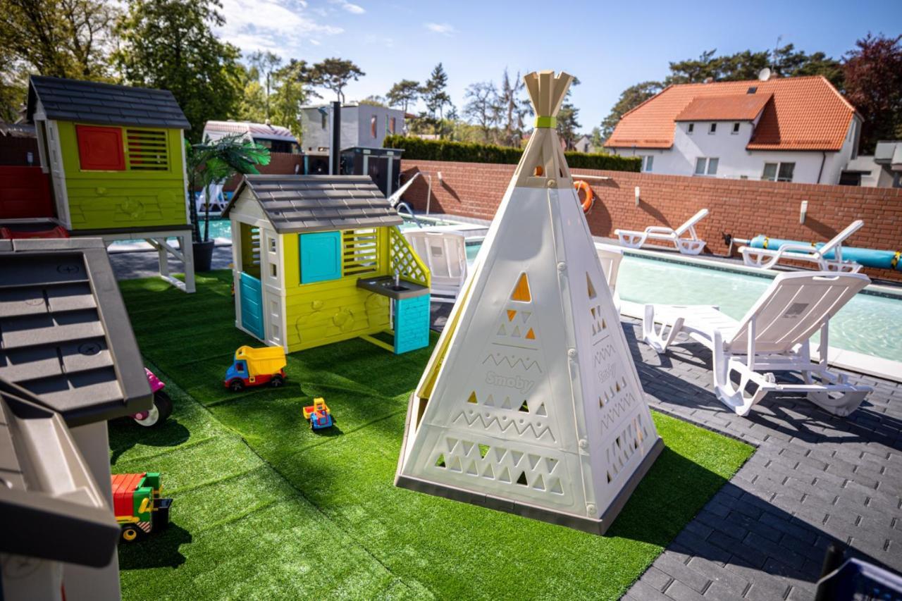 Pod Winogronem - Apartamenty Z Basenem I Wyzywieniem Pobierowo Exteriör bild