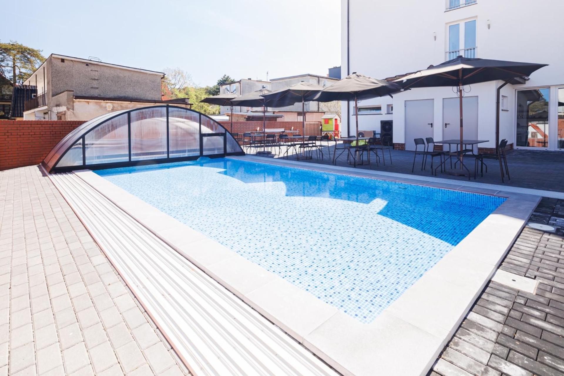 Pod Winogronem - Apartamenty Z Basenem I Wyzywieniem Pobierowo Exteriör bild